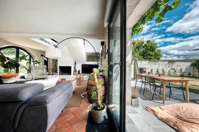 EXCLUSIVITE - Dpt Yvelines (78), à vendre à AUTOUILLET, Maison de caractère 5 pièces - photo 5
