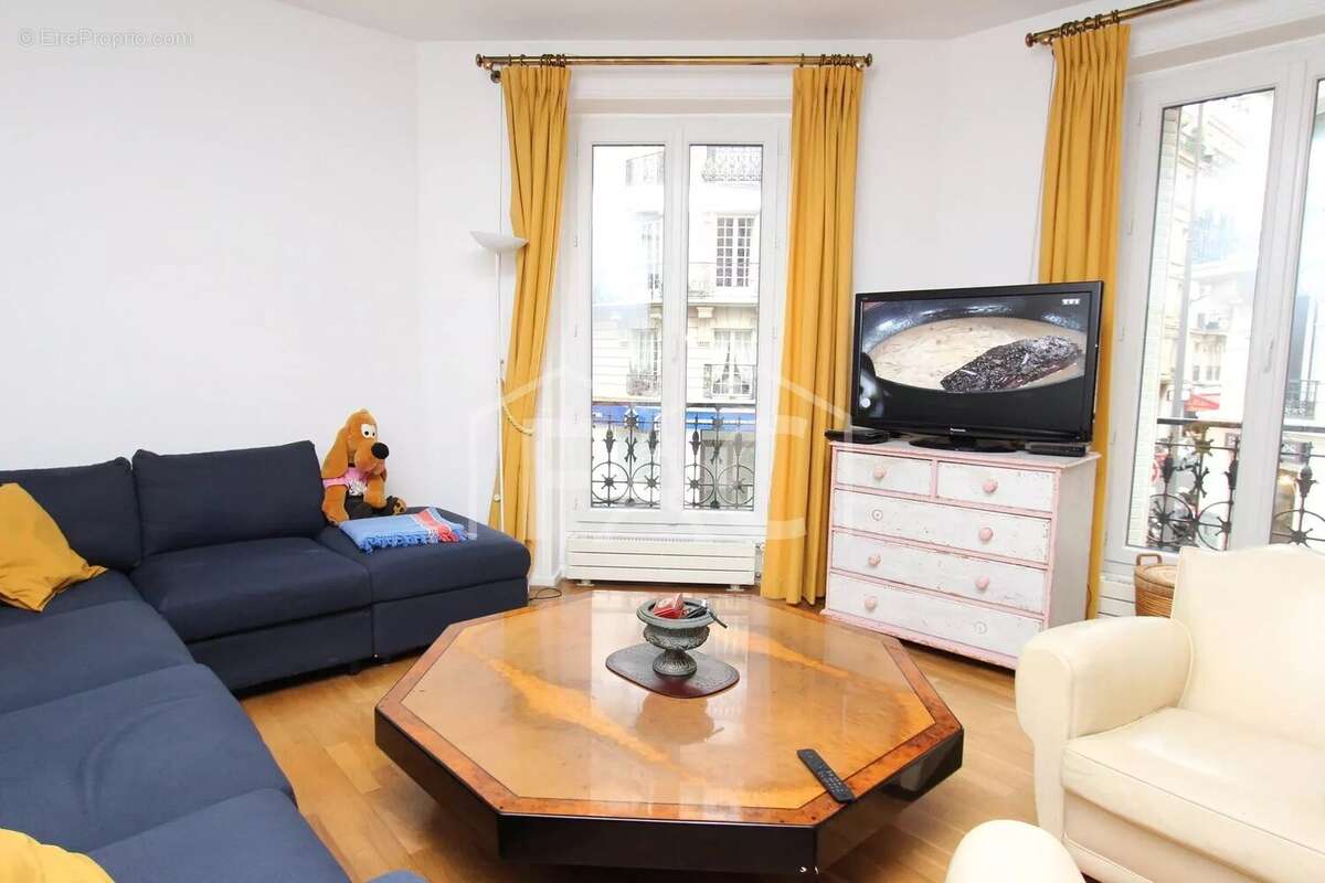 Appartement à PARIS-17E