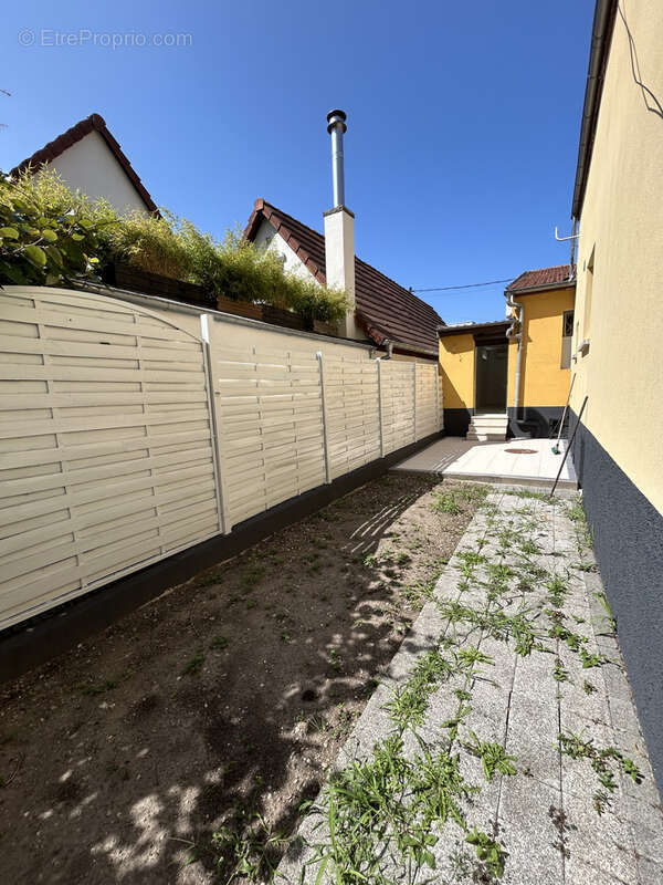 OSTWALD (67540) - Maison 3 pièces de 79m2 habitables et de 95m2 au sol sur un terrain de 1are57. - photo 8