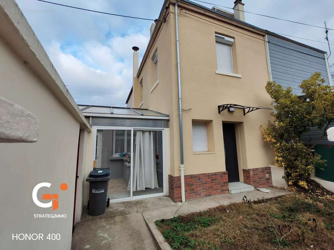 Maison à SAINT-ETIENNE-DU-ROUVRAY