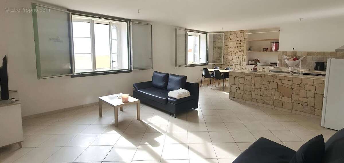Appartement à VALLAURIS