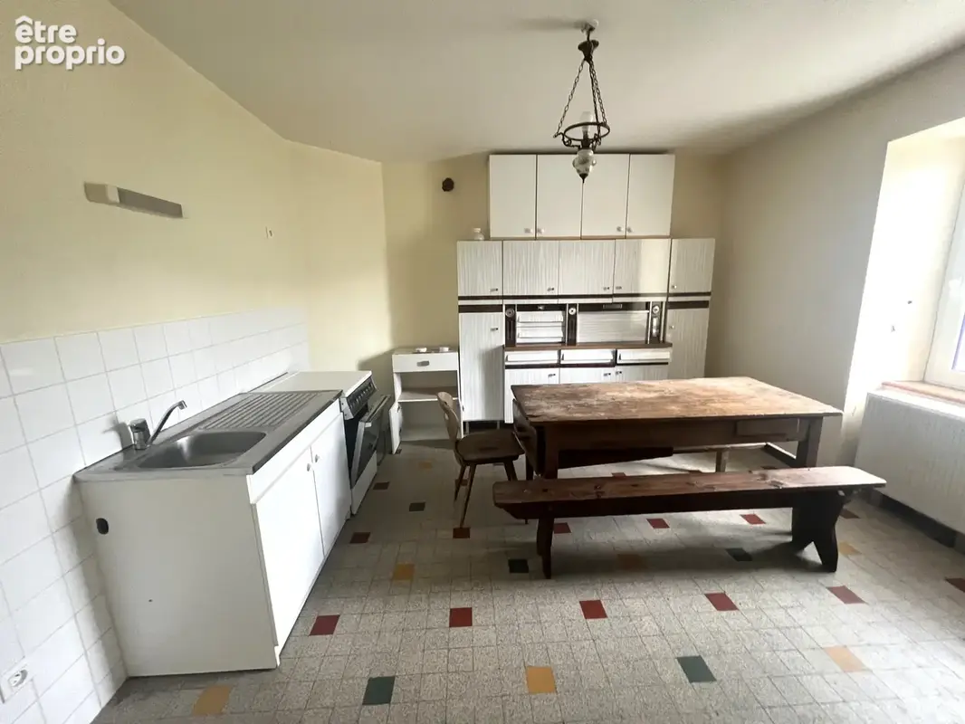 Entre besse et super-besse propriete en pierre avec grange, ecurie et source sur 12594m2 de terrain - photo 9