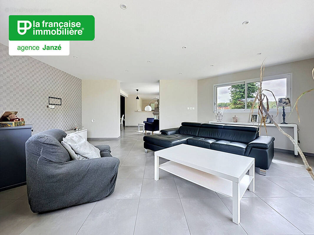 Maison à JANZE