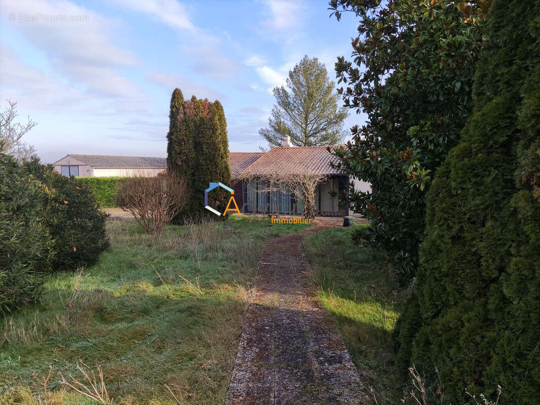Maison à VERTEUIL-SUR-CHARENTE