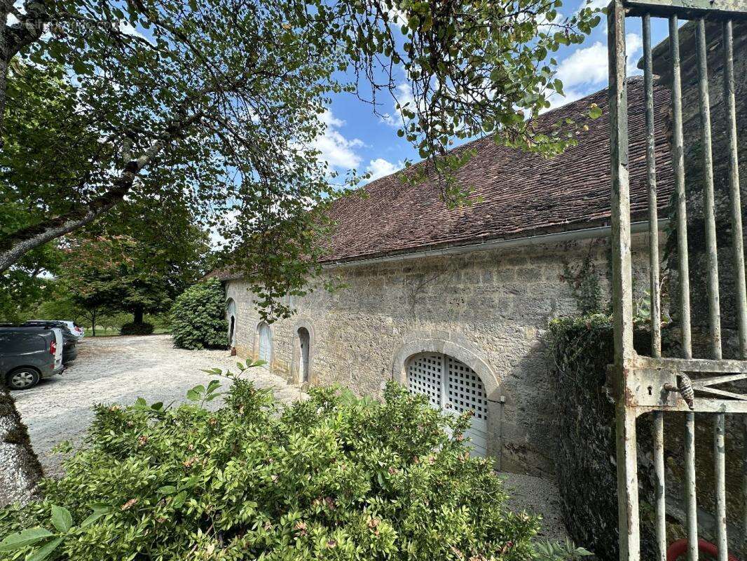 Maison à LA CHAPELLE-AUX-SAINTS