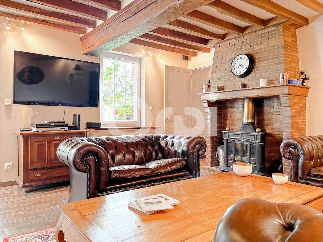 Maison à MARCILLY-LA-CAMPAGNE