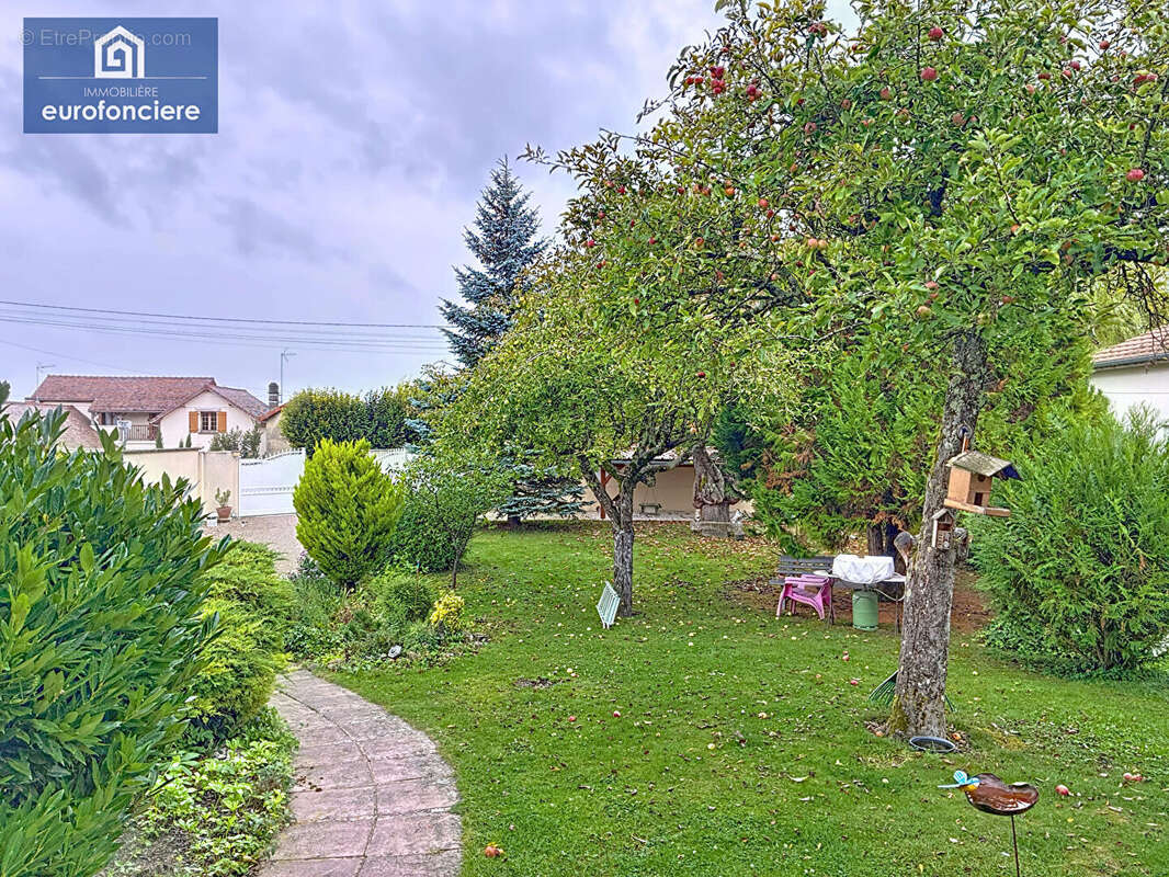 Maison à BREVIANDES