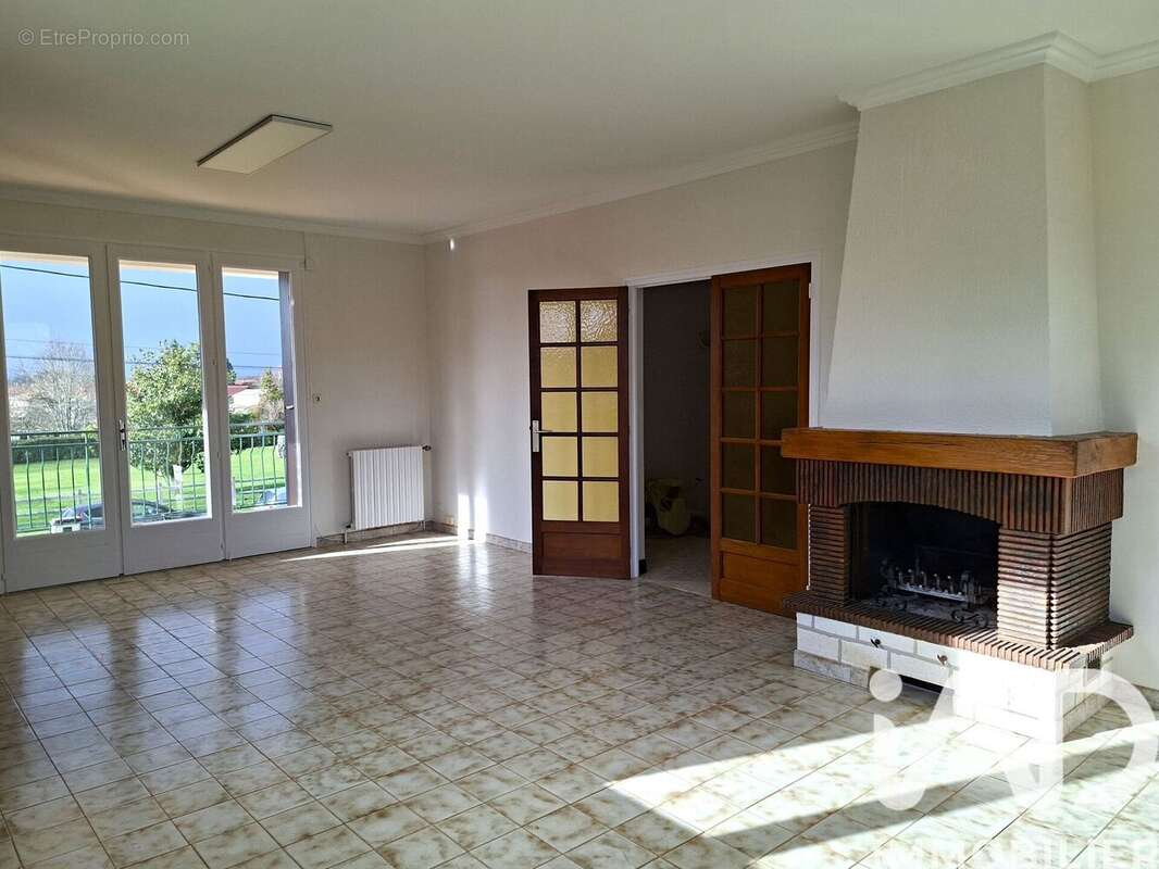 Maison 130 m² à Saint-Sornin  - photo 4