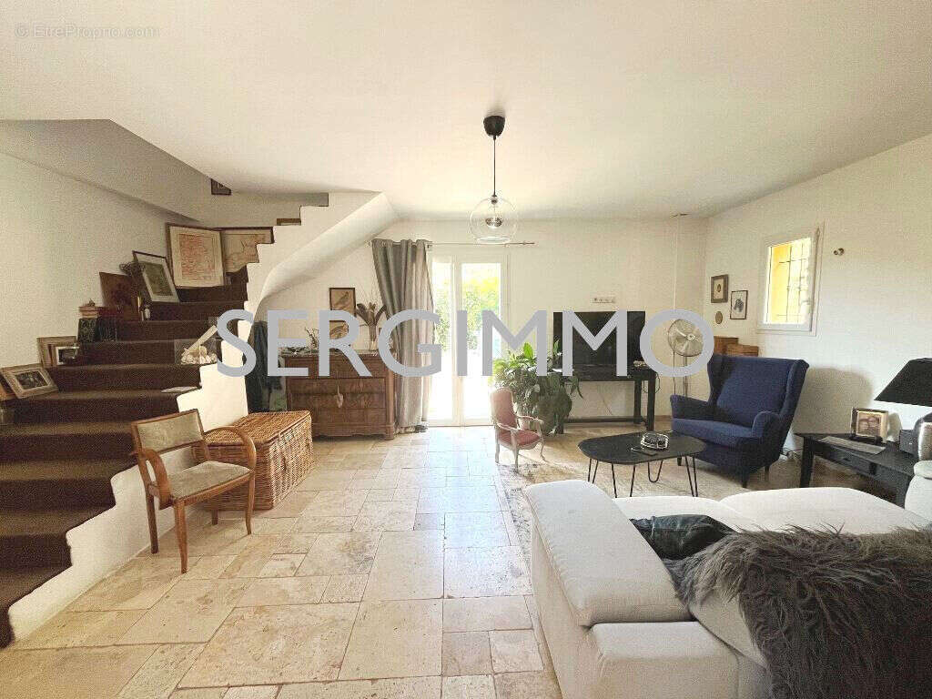 Maison à MONTAUROUX