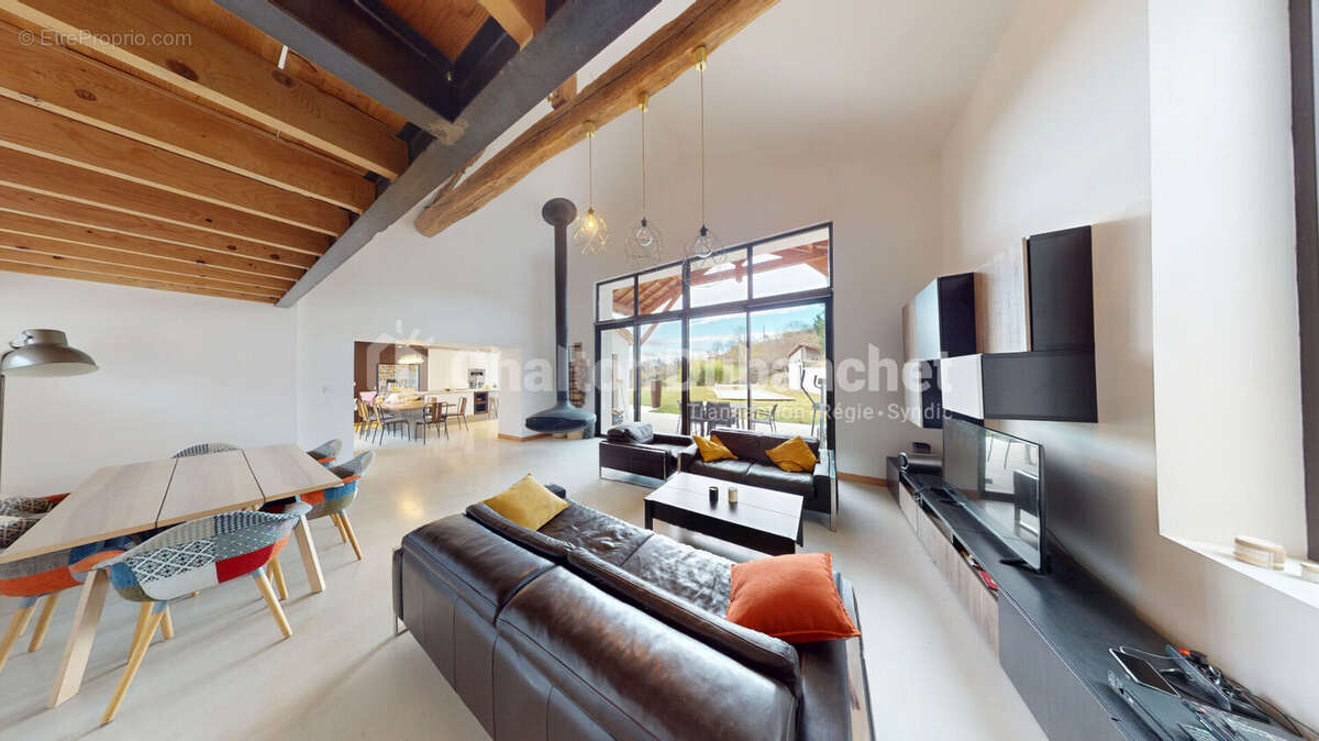 Maison à VIOLAY