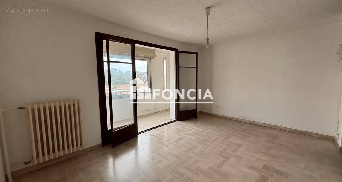 Appartement à HYERES