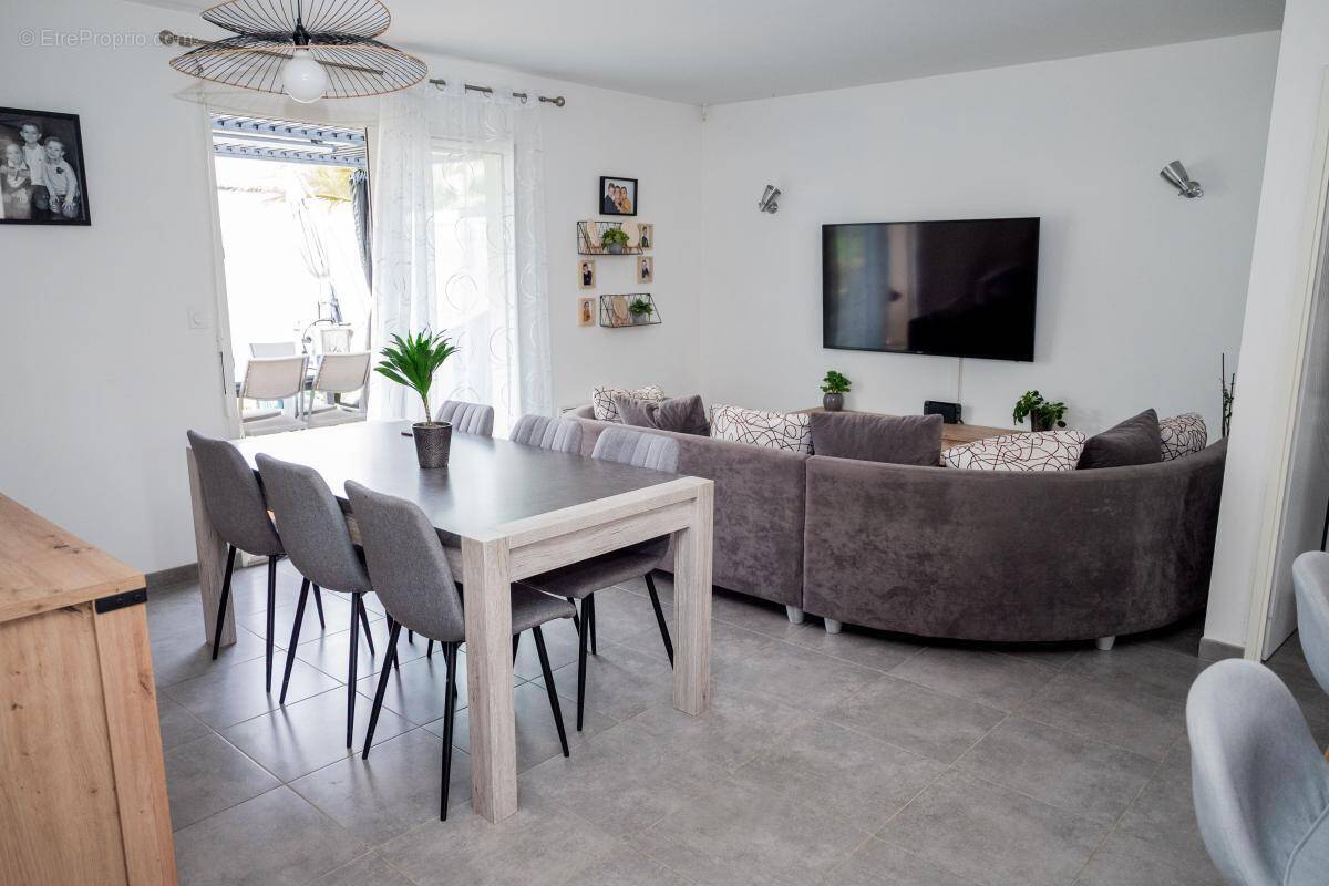 Maison à SAINT-HIPPOLYTE