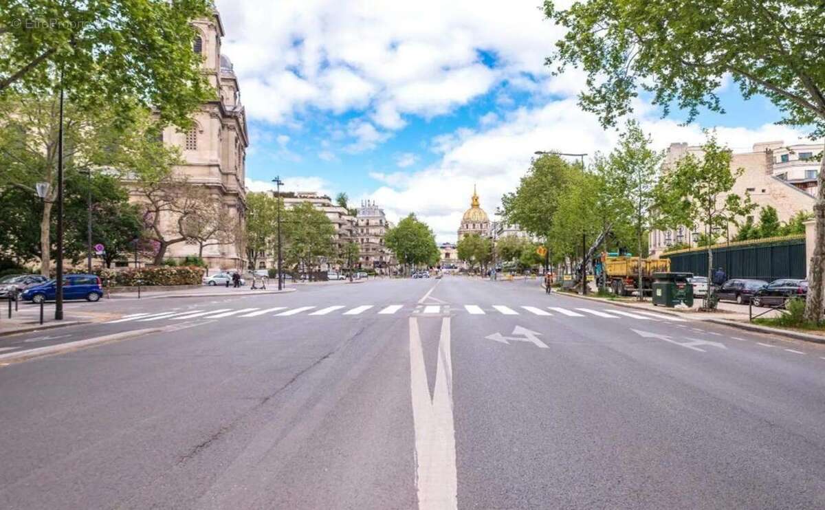 Appartement à PARIS-7E