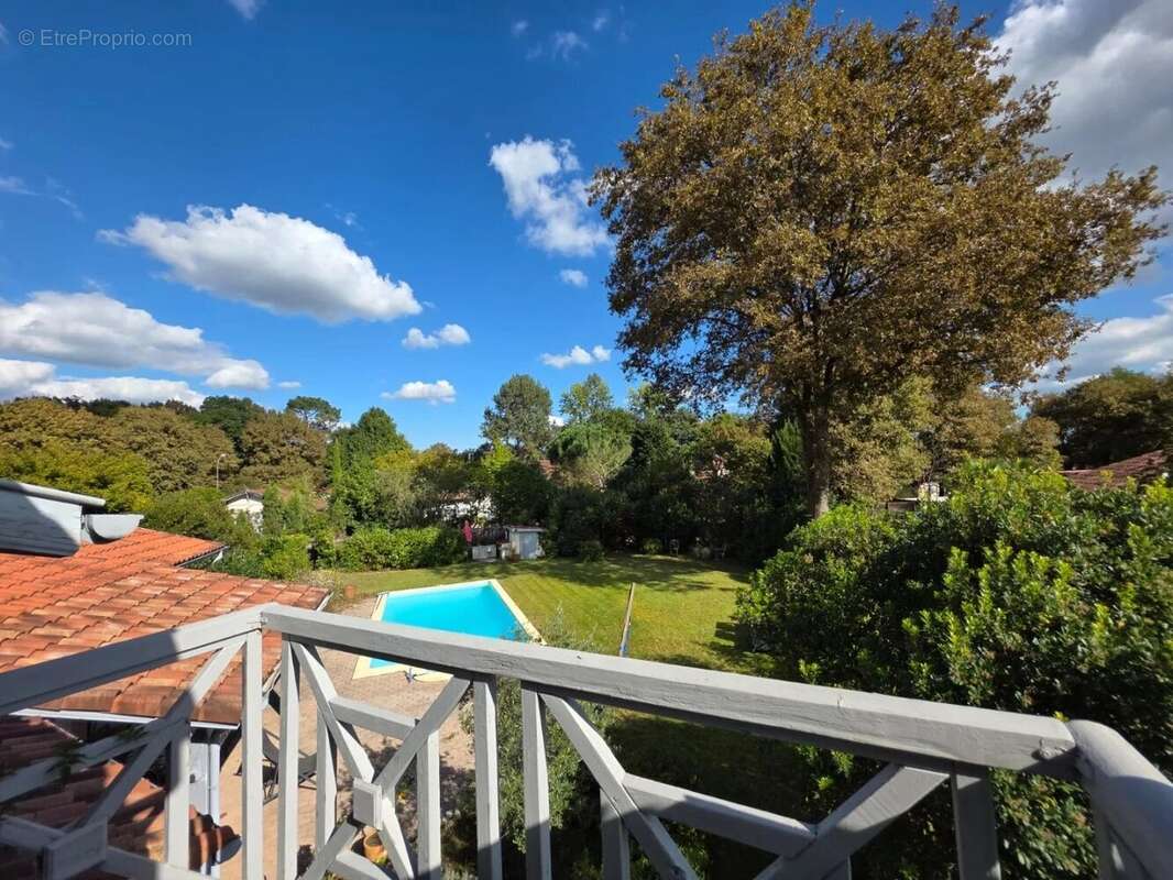 Maison à SAUGNAC-ET-CAMBRAN