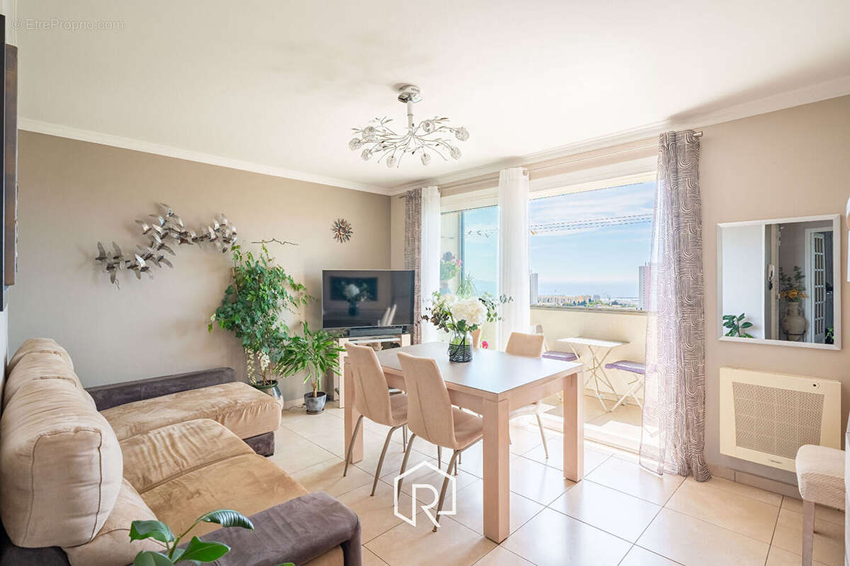 Appartement à MARSEILLE-15E