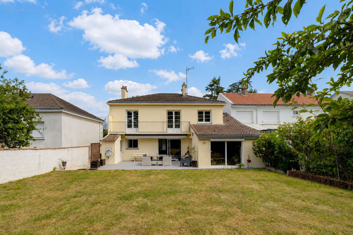Maison à SAINT-SEBASTIEN-SUR-LOIRE