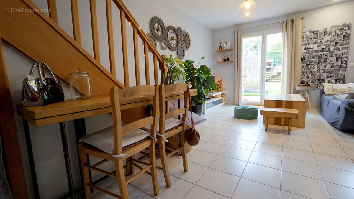 Maison à MEZIERES-SUR-SEINE