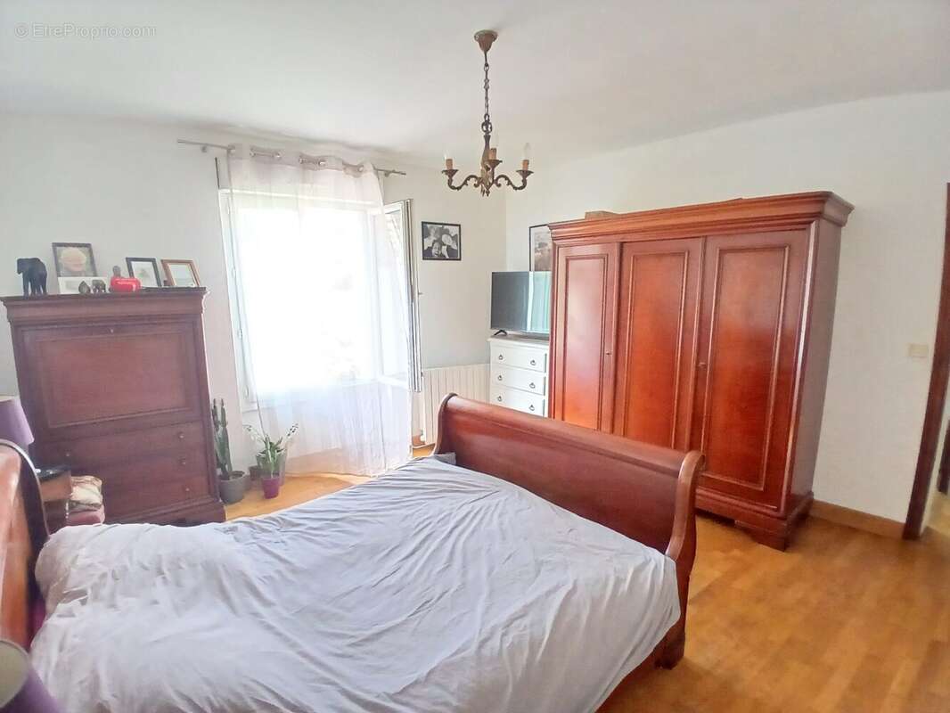 Ch 1 (16m²) - Maison à CHELLES