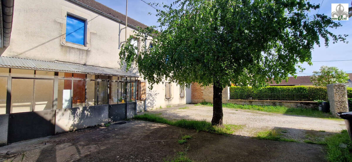 Maison à RUFFEY-LES-BEAUNE