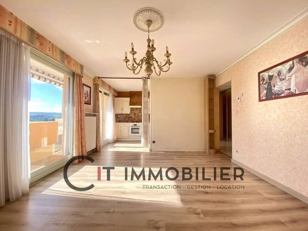 Appartement à LA TOUR-DU-PIN