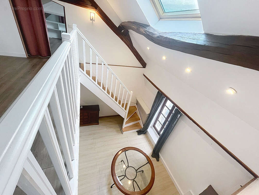 Appartement à NEAUPHLE-LE-CHATEAU