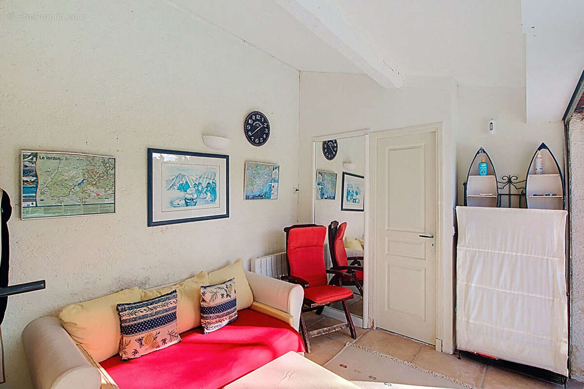 À VENDRE EN EXLUSIVITE!! Propriété  à TOURTOUR de 130m² + dépendance de 20m² + agrandissement possible + piscine le tout sur un  - photo 15