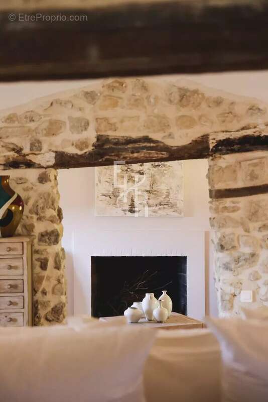 Maison à CHATEAUNEUF-GRASSE