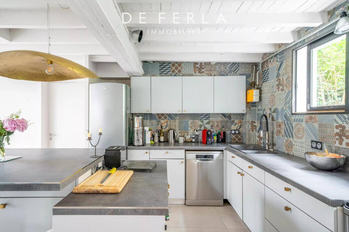 Appartement à PARIS-14E
