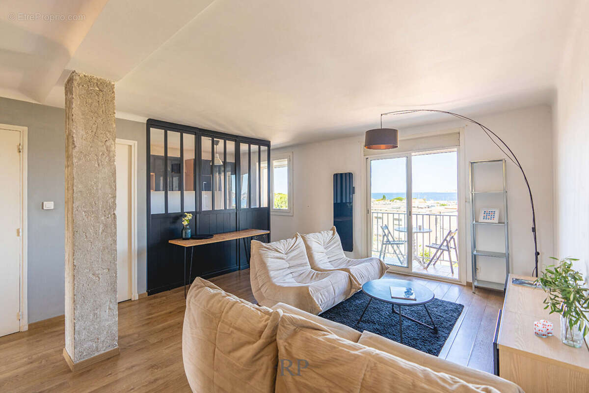 Appartement à MARSEILLE-8E