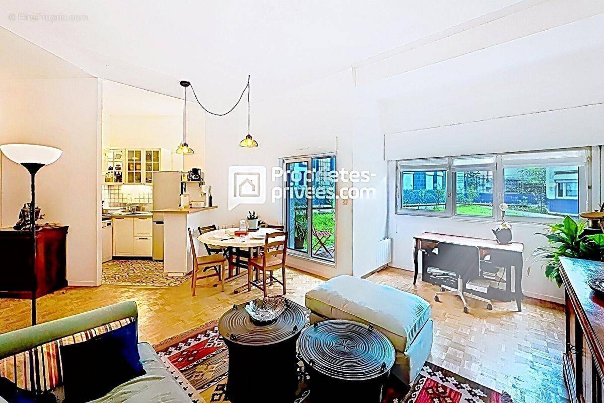 Appartement à PARIS-15E