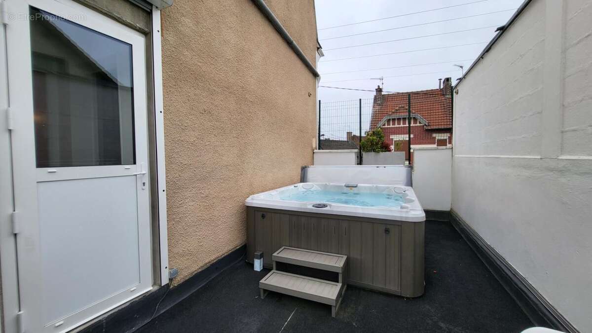 Maison à SAINT-QUENTIN