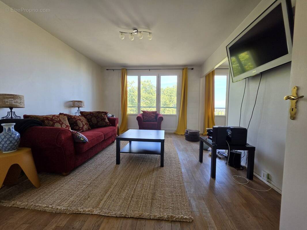 Appartement à DECINES-CHARPIEU