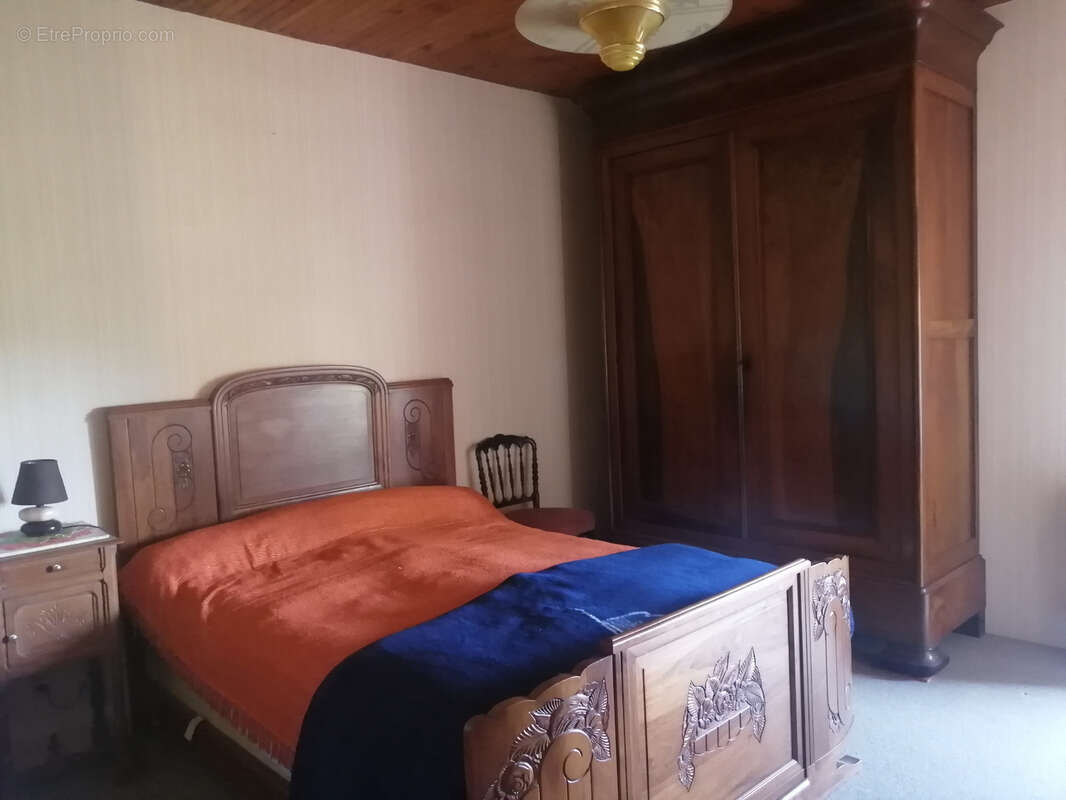 Authentique maison en pierre avec terrain et dépendances à Loubers (81) - photo 9