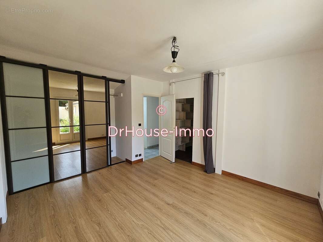 Maison à SAINT-GENES-DE-BLAYE