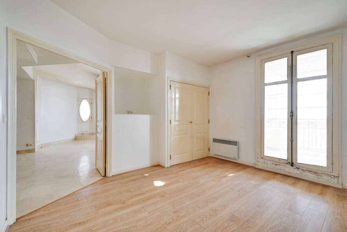 Appartement à PARIS-9E