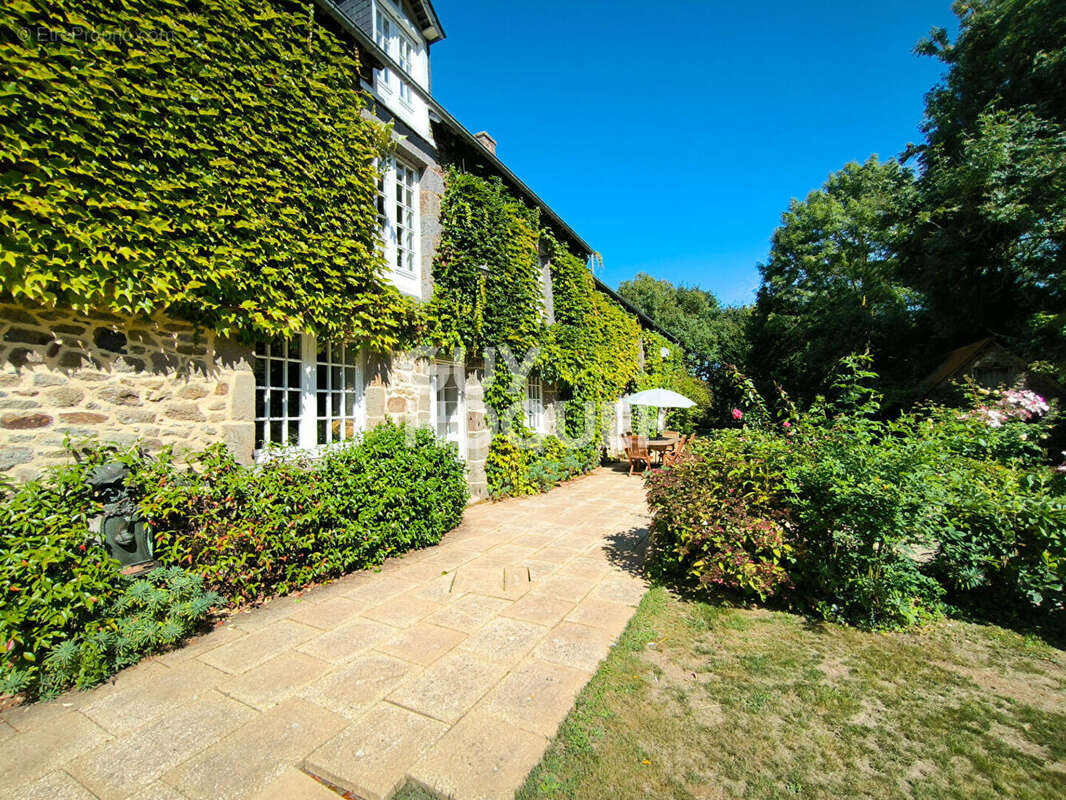 Maison à MINIAC-MORVAN