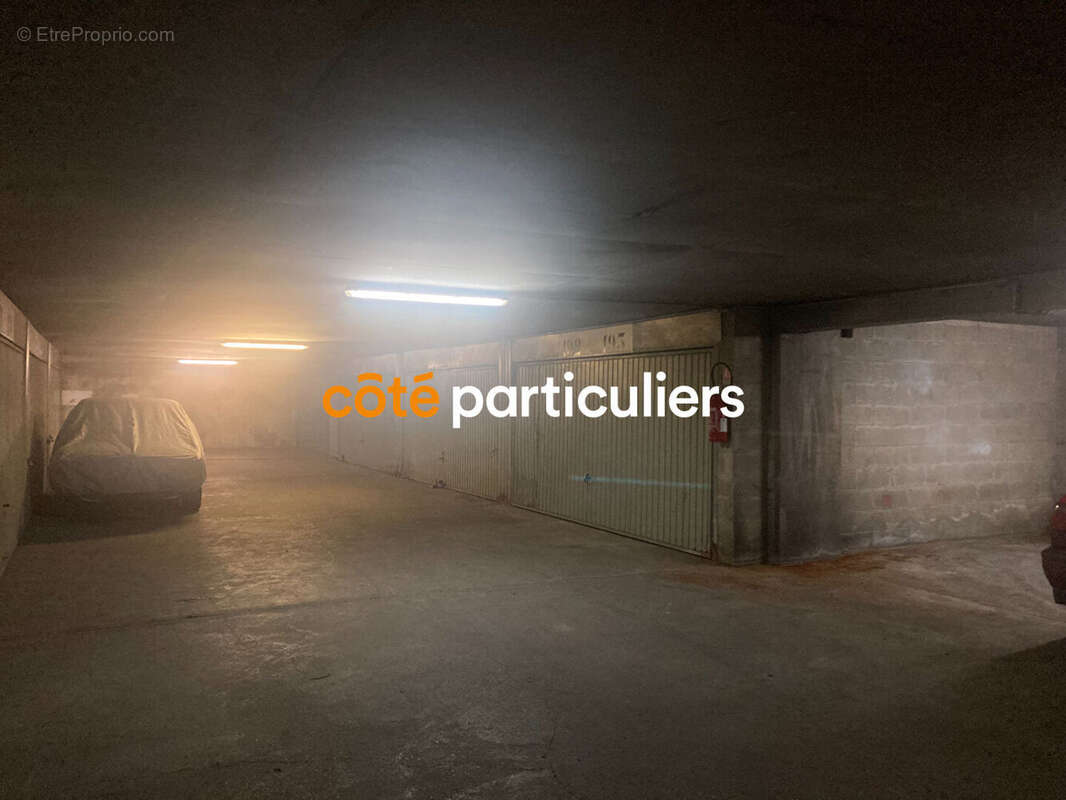Parking à PARIS-19E