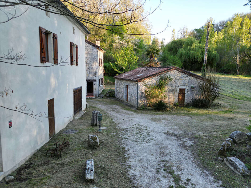 Bel Ensemble en pierre proche Laroque Timbaut - photo 7
