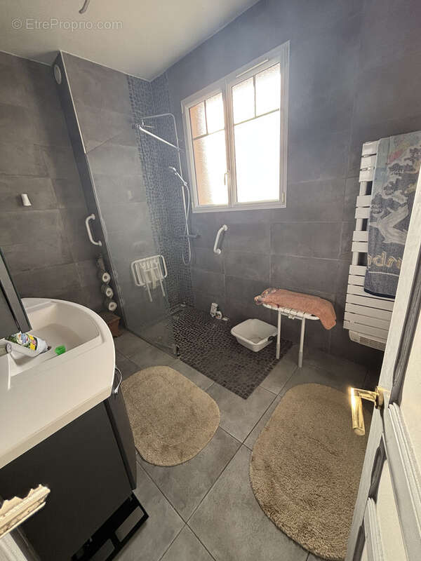 Maison à SAINTE-GENEVIEVE-DES-BOIS