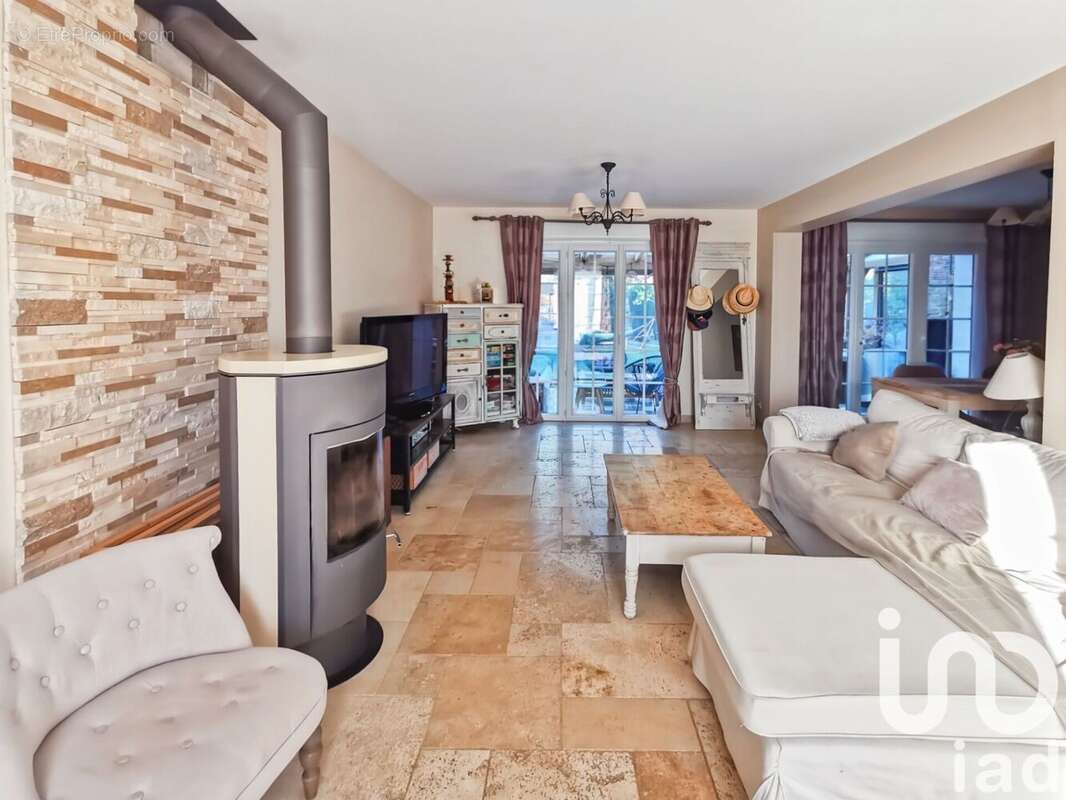 Maison 126 m² à Combs-La-Ville  - photo 5