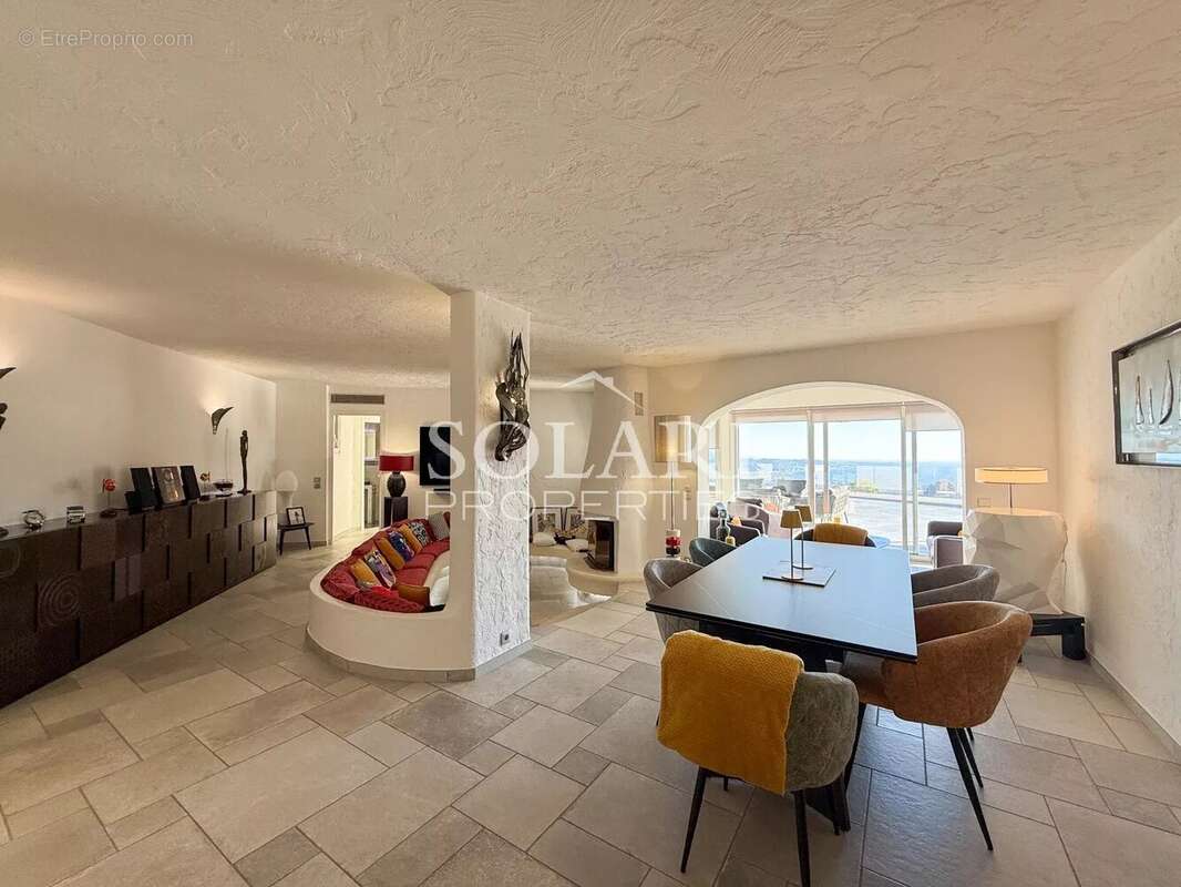 Maison à MANDELIEU-LA-NAPOULE