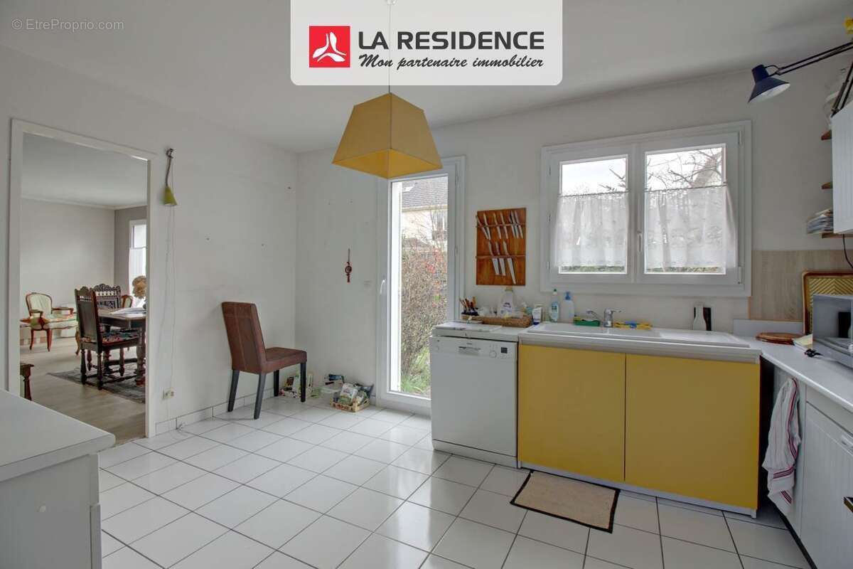 Maison 135 m² à Acheres  - photo 7