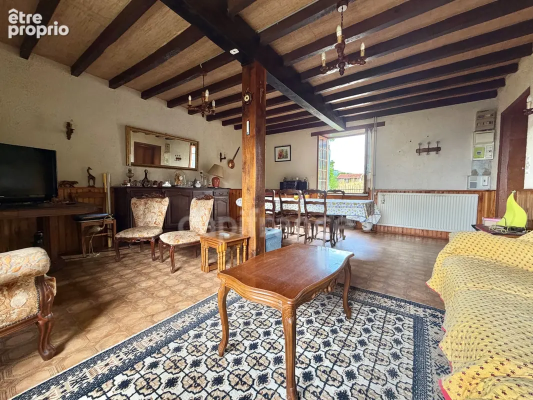 Maison en pierre de 150 m2, 4 chambres, terrain de 2 000 m2 + 9 383 m2 en fermage, combles aménageables de 75 m2, puits, garage  - photo 16