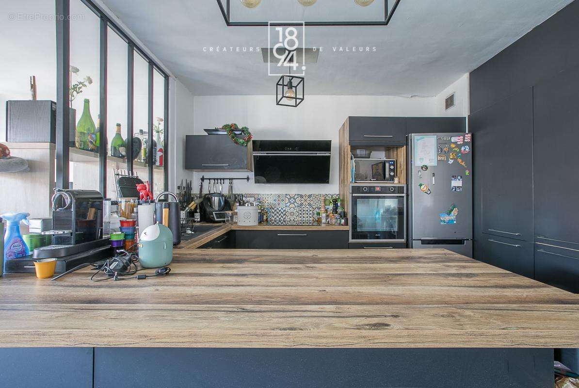 Appartement à MARSEILLE-4E