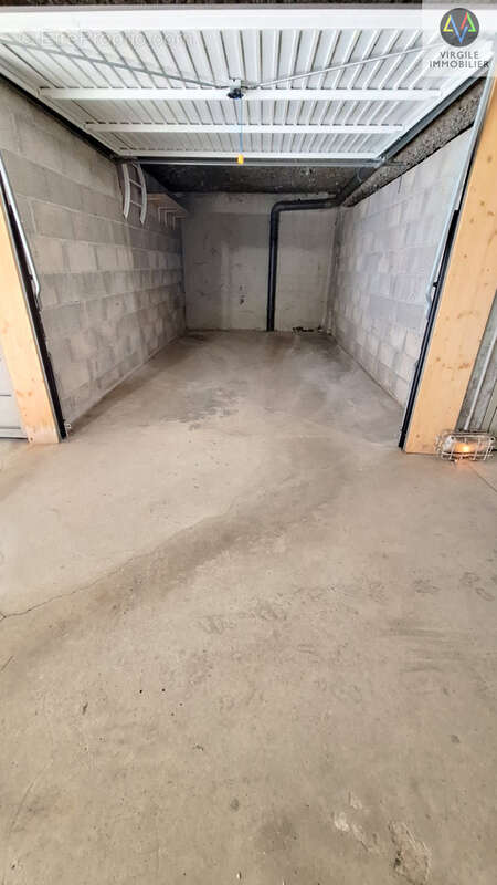 Parking à LES HOPITAUX-VIEUX