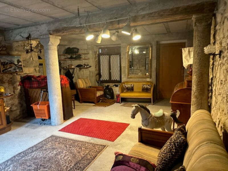 Maison à SAINT-SULPICE-DE-FAVIERES