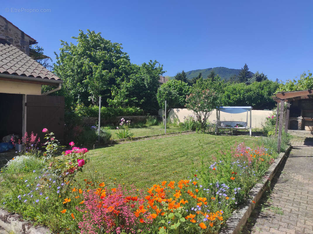 Maison à RETOURNAC