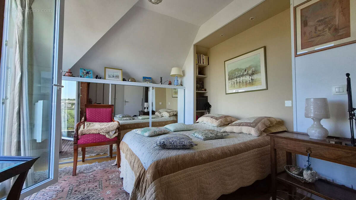 Appartement Duplex - 92 m2 - La RICHE - photo 4