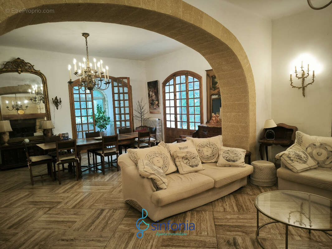 Maison à SAINT-PAUL-LES-FONTS