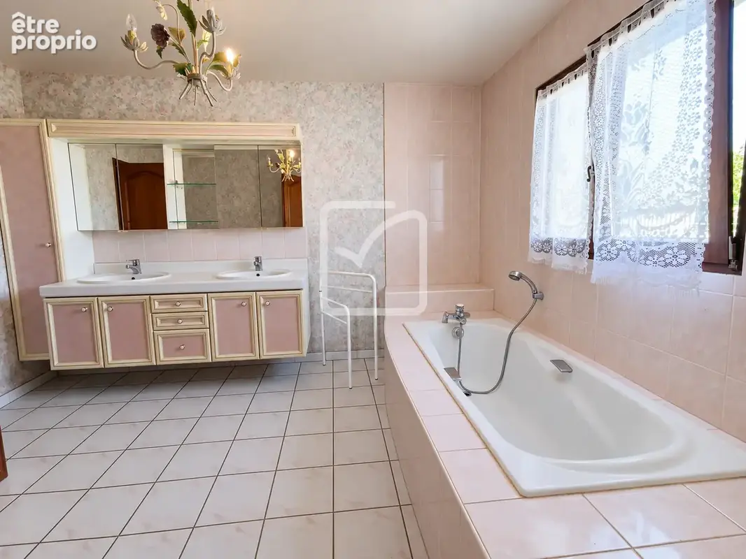 Maison familiale d’environ 172 m2 avec 3 chambres et terrain arboré à Castillonnès - photo 8